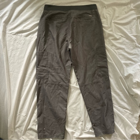 Figs Men’s Axim Cargo Scrub Pants Size Medium Short Gray - Picture 3 of 10
